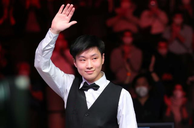 举办及冰球 举办及冰球